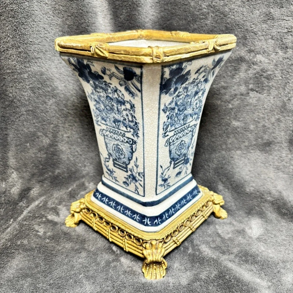Vtg Look Victorian Continental Blue and White Vase Hollywood Gold Trim